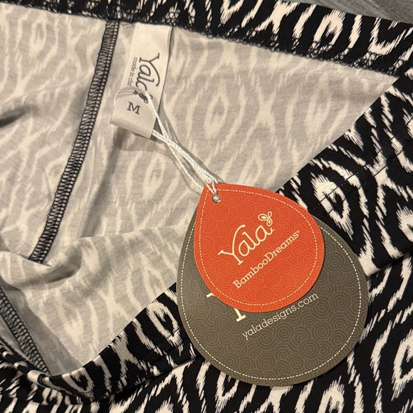 Yala Bamboo Dreams Geometric Black and Cream Pants - Picture 2 of 3